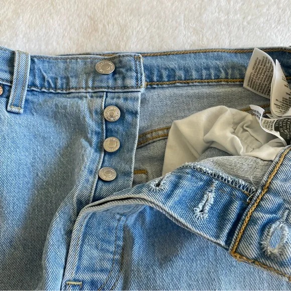 Levi’s Original Ribcage Light Blue Wash Denim Cutoffs Shorts | 31 - Picture 9 of 13